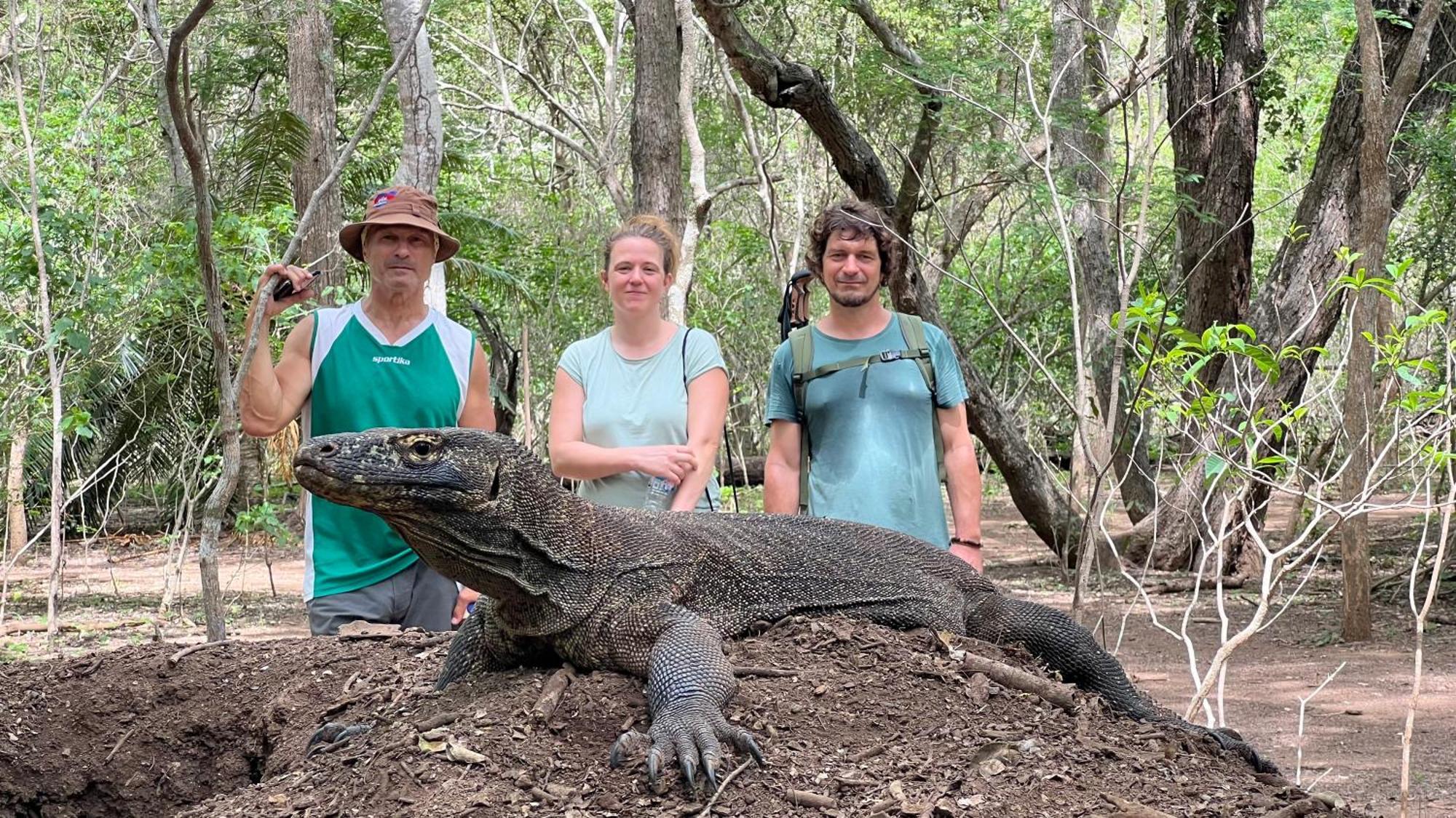 Jhuna Komodo Homestay Екстериор снимка