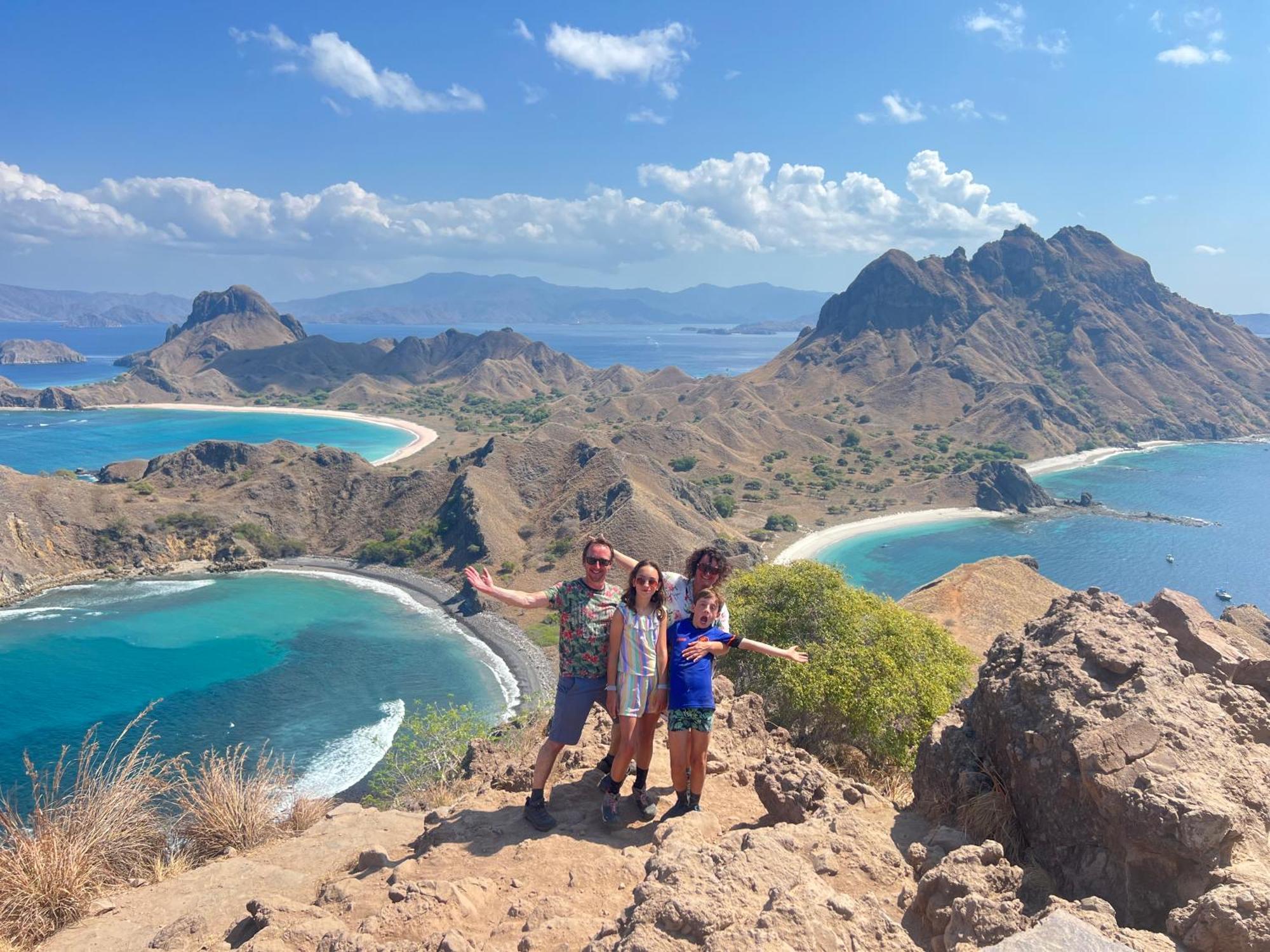Jhuna Komodo Homestay Екстериор снимка