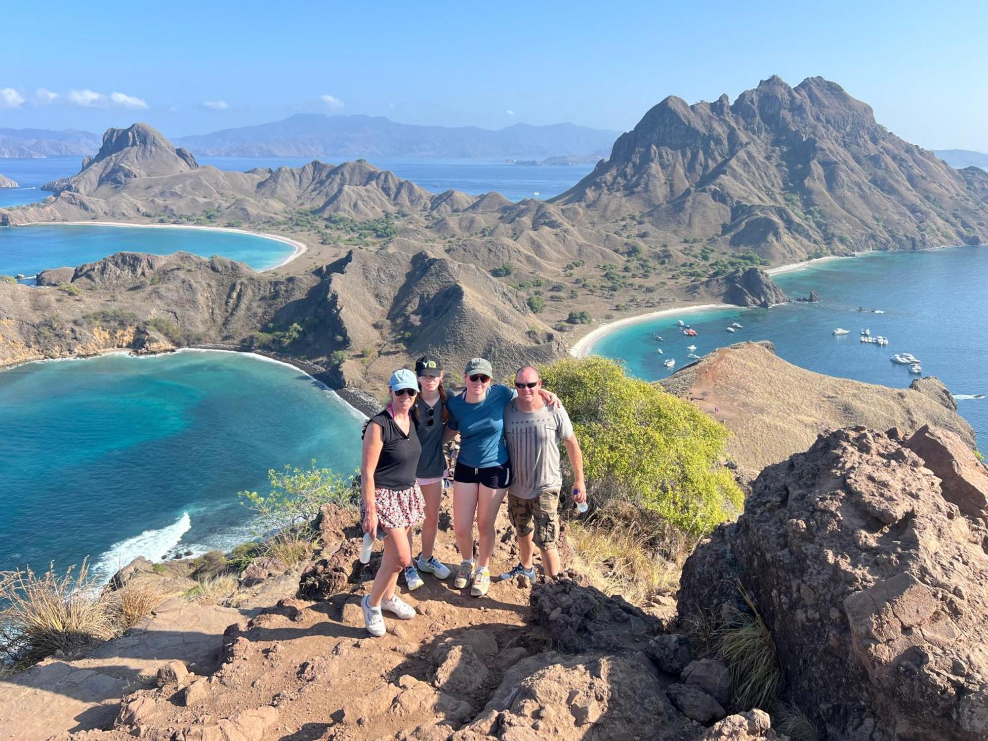 Jhuna Komodo Homestay Екстериор снимка